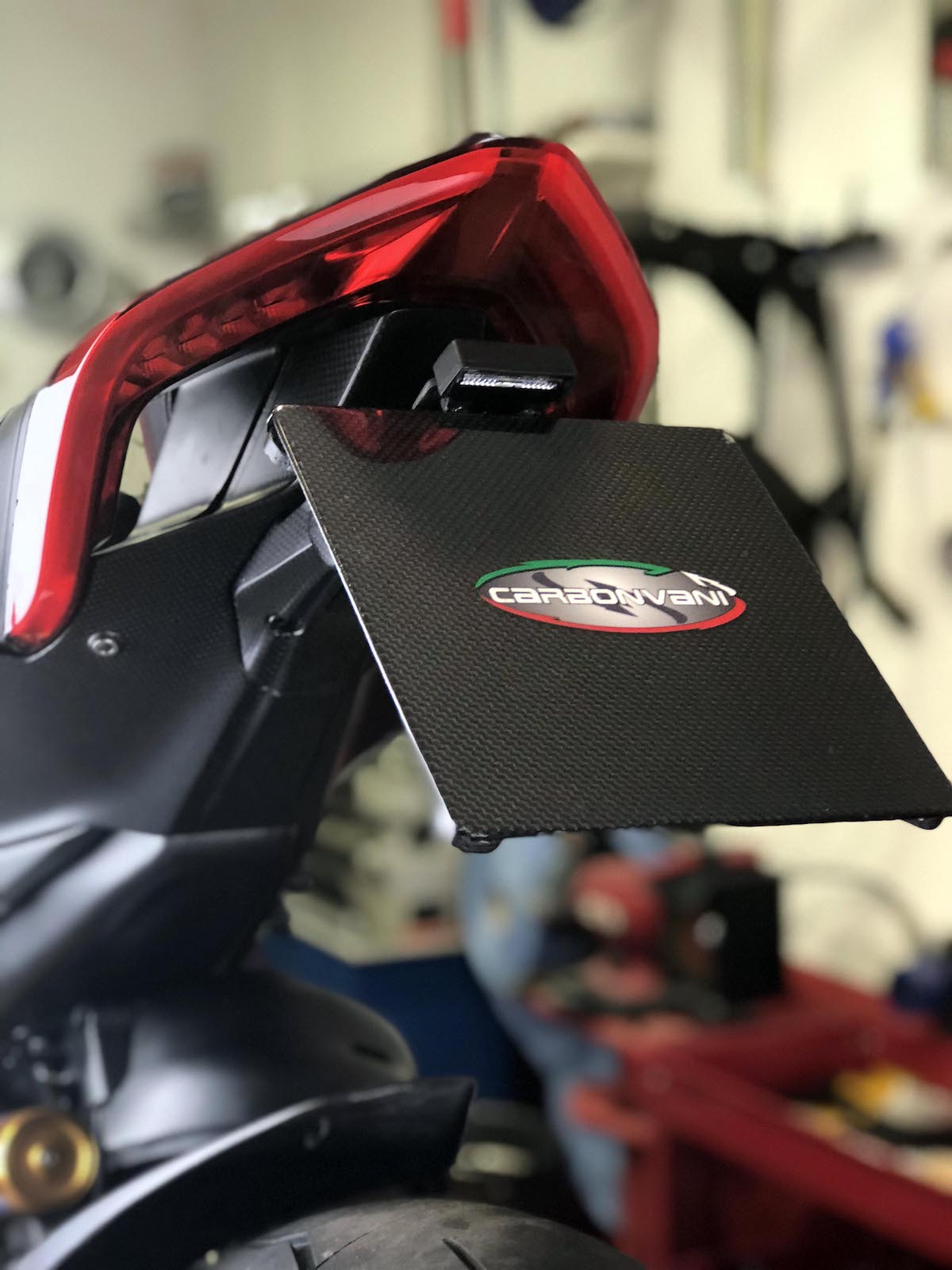 Carbonvani - Ducati Panigale / Streetfighter V4 / V2 / S / R / Speciale Carbon Fiber Licence Plate Holder - Euro Version
