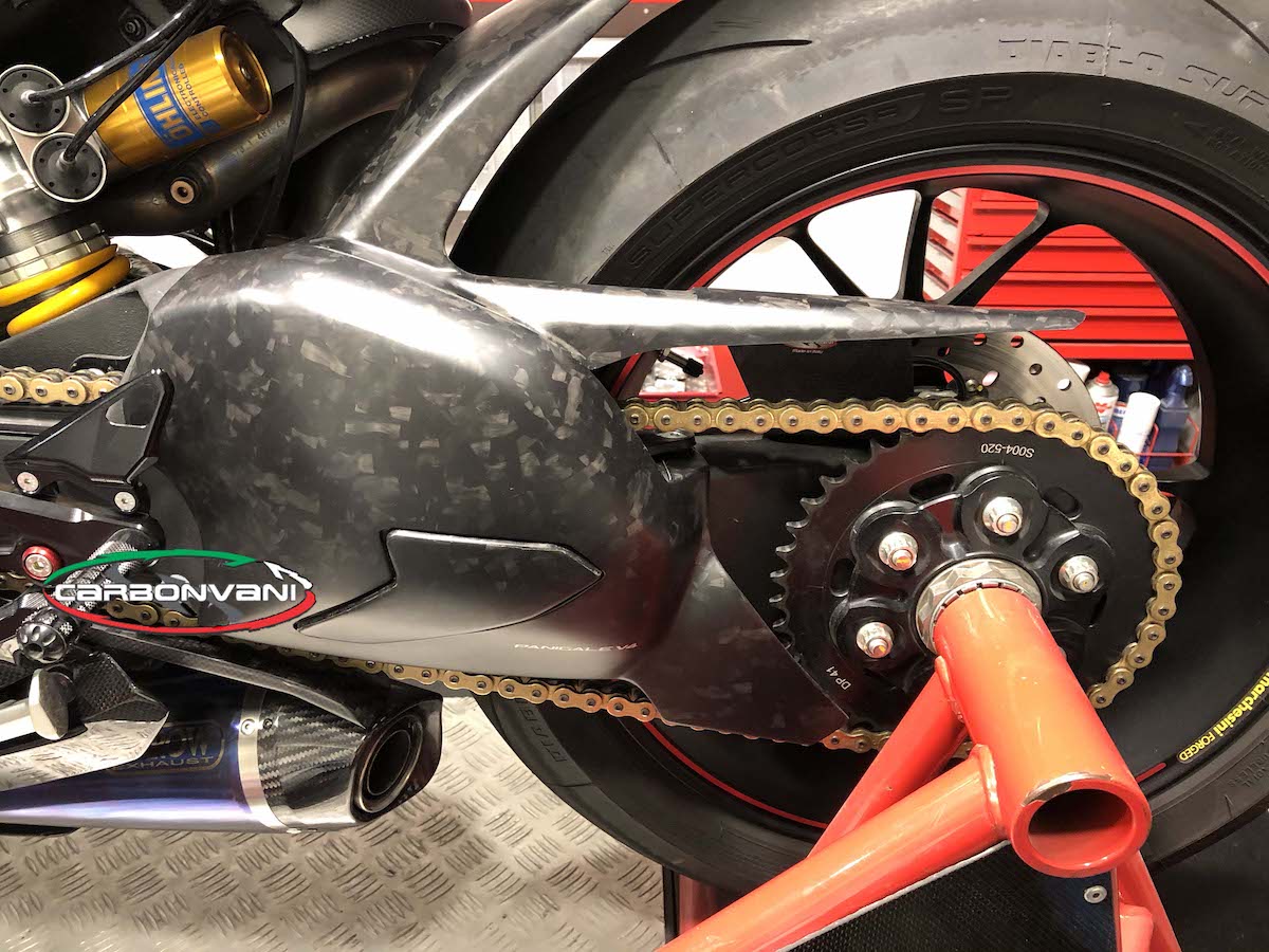 Carbonvani - Ducati Panigale V4 / S / R / Speciale Carbon Fiber Swingarm Guard - Competition Version