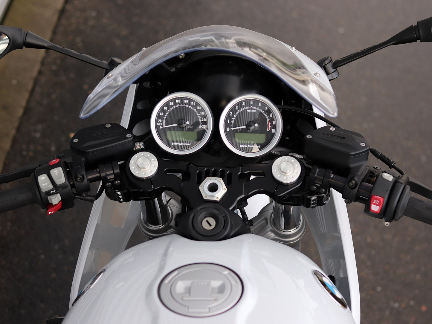 ABM multiClip SPORT Clip-ons and Upper Triple Clamp for the BMW R nineT Racer