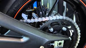 R&G Racing Aluminium Chain Guard  Silver for Yamaha FZ-09 '14'-16 & FJ-09 '15