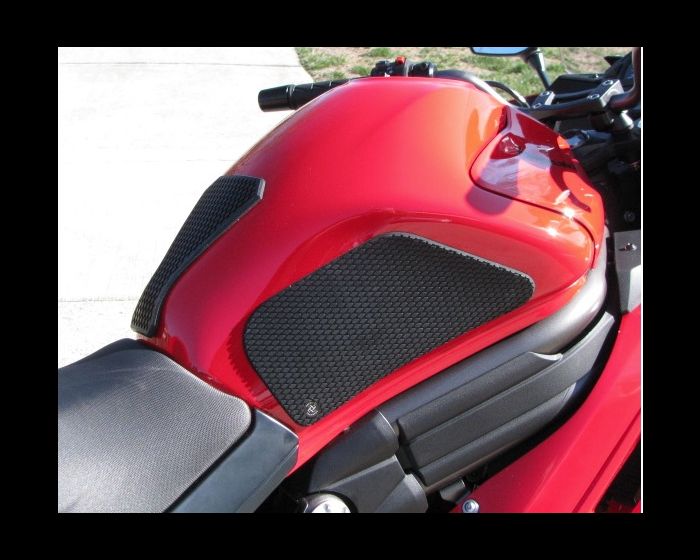 TechSpec Tank Grip Pads for the Kawasaki NINJA 650R & ER6n (12+) Snake Skin Grips