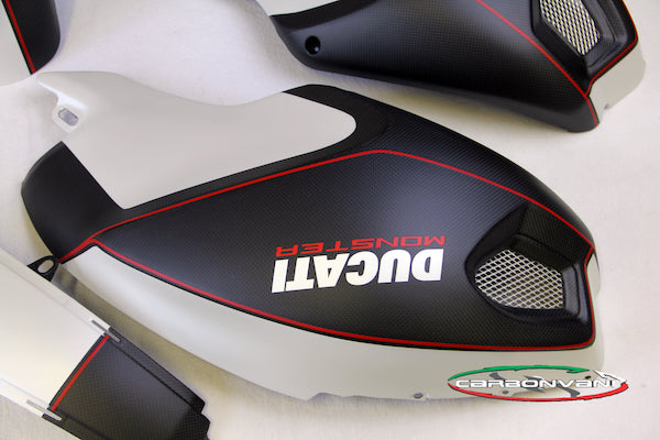 CARBONVANI - DUCATI MONSTER M1100 / M796 / M696 CARBON FIBER DEVIS BODY KIT