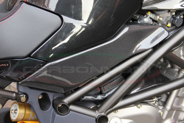 CARBONVANI - MV AGUSTA BRUTALE CARBON FIBER RH SMALL TANK SIDE (2006-09)