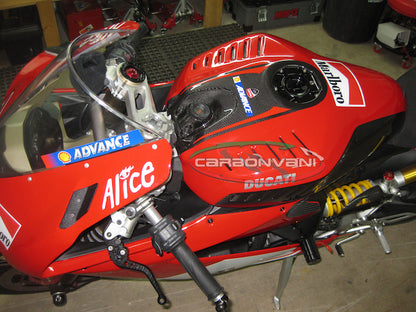 CARBONVANI - DUCATI PANIGALE 1299 / 1199 / 959 / 899 CARBON FIBER FUEL TANK COVER - ULLBERG