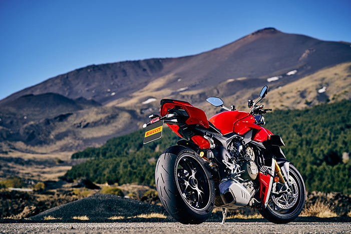 Pirelli Diablo Rosso IV Corsa Tires