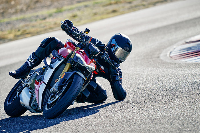 Pirelli Diablo Rosso IV Corsa Tires